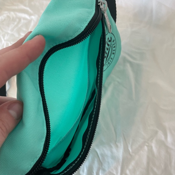 Pink Victoria Secret brant belt bag - Picture 4 of 5